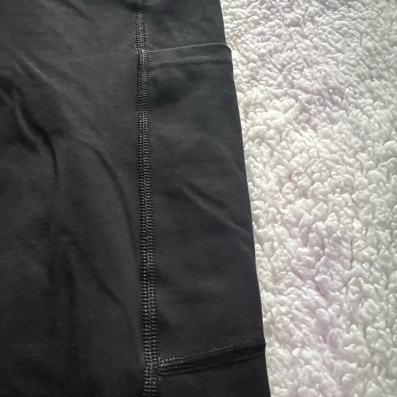 Ewedoos black leggings with pockets. Size large - Picture 3 of 7